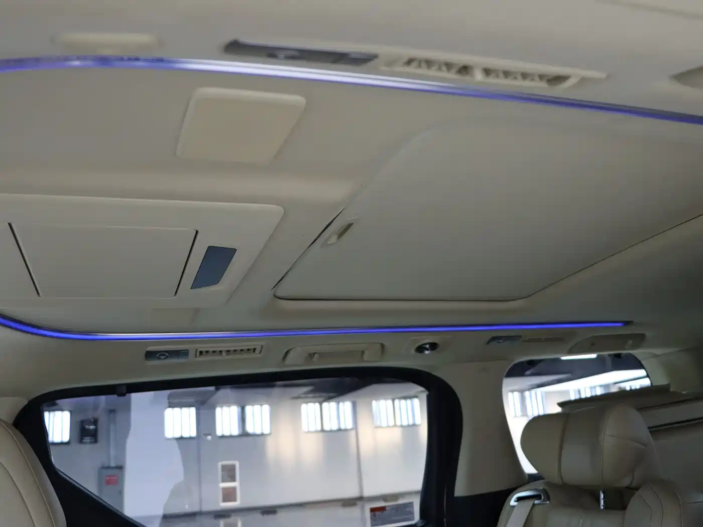 Toyota Alphard 2018 Facelift 3.5L Premium Edition фото 26