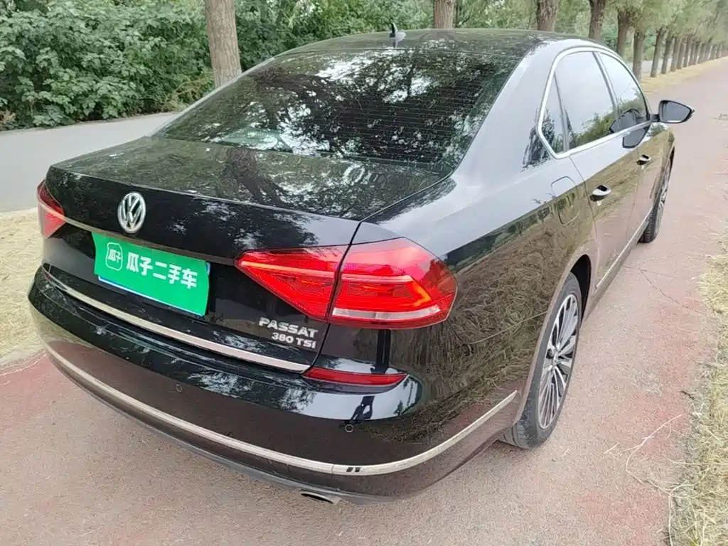 Photo 7 - Volkswagen Passat