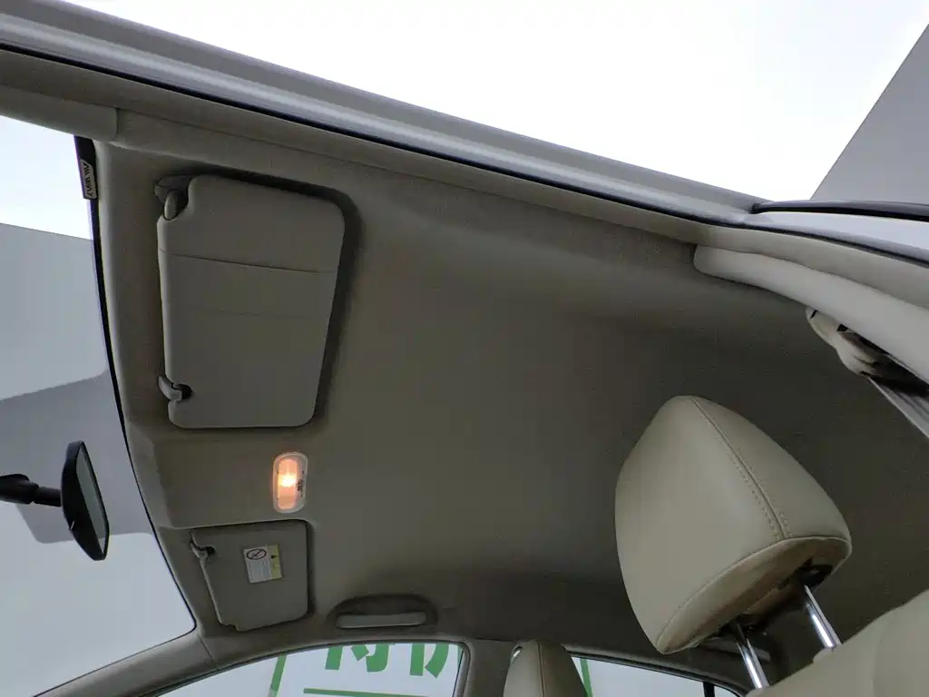 Venucia D50 2014 2013 1.6L Auto Fashion