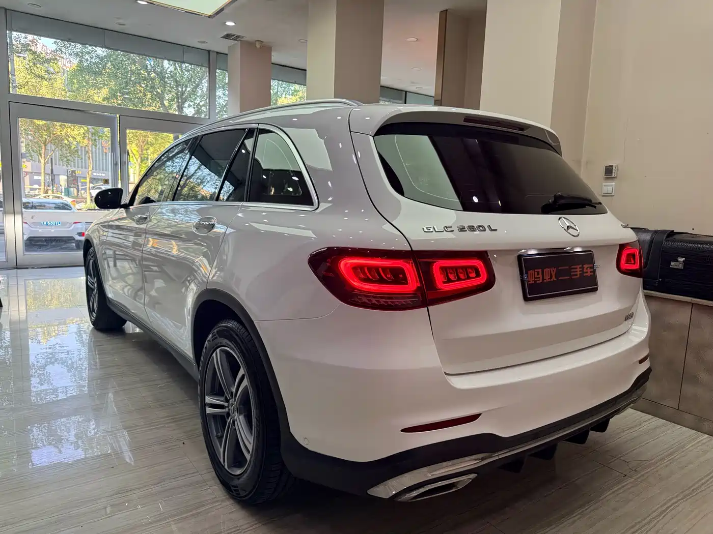 Mercedes-Benz GLC 2020 GLC 260 L 4MATIC Luxury фото 4