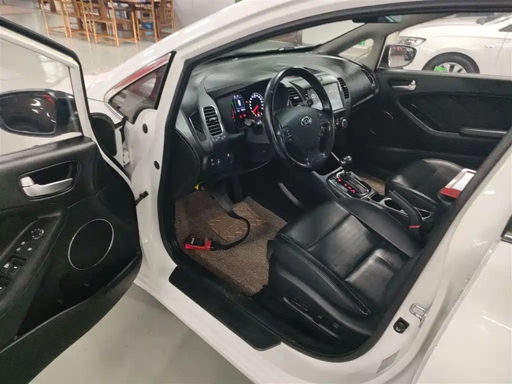 Kia K3 2017 1.6L Automatic 15th Anniversary Special GLS фото 12
