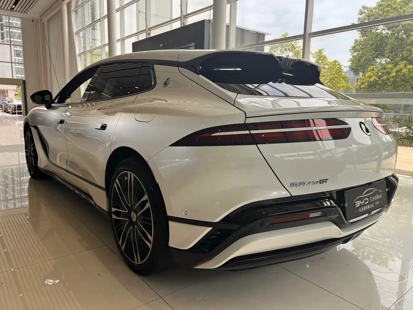 Denza Z9GT 2024 1100 AWD Ultra Edition фото 7
