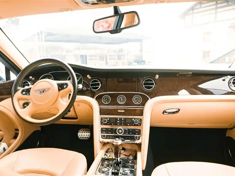 Bentley Mulsanne 2012 Model 6.8T Diamond Jubilee фото 6