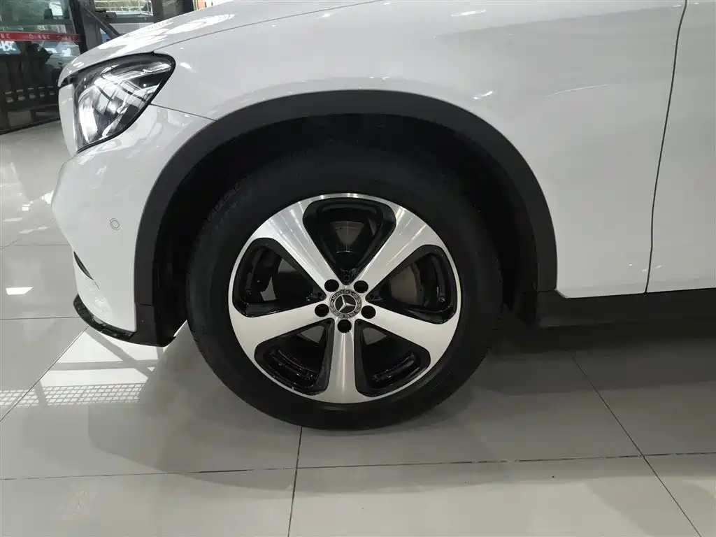 Mercedes-Benz GLC Coupe 2019 Facelift GLC 200 4MATIC Coupe SUV фото 25