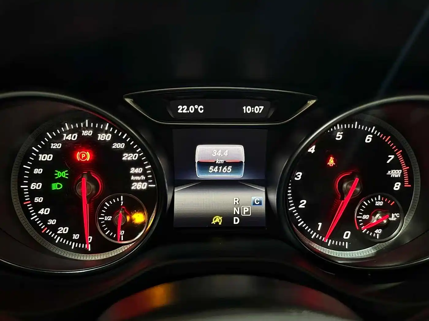 Mercedes-Benz GLA 2018 GLA 200 Dynamic фото 12