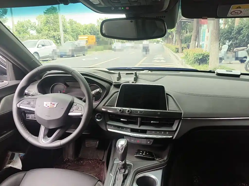 Cadillac CT4 2022 2021 28T Luxury Model