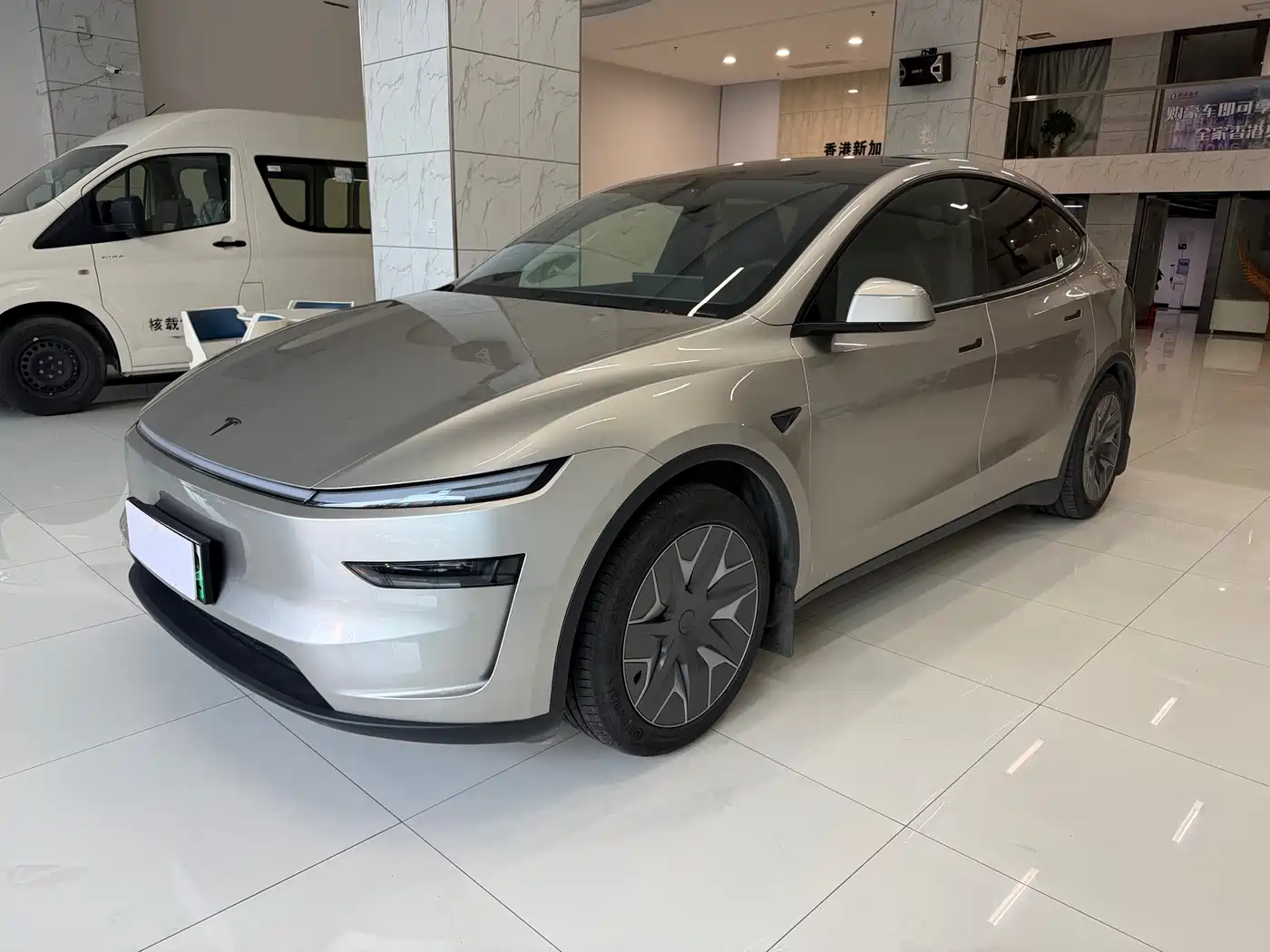 Tesla Model Y L 2025 Facelift Long Range AWD фото 2