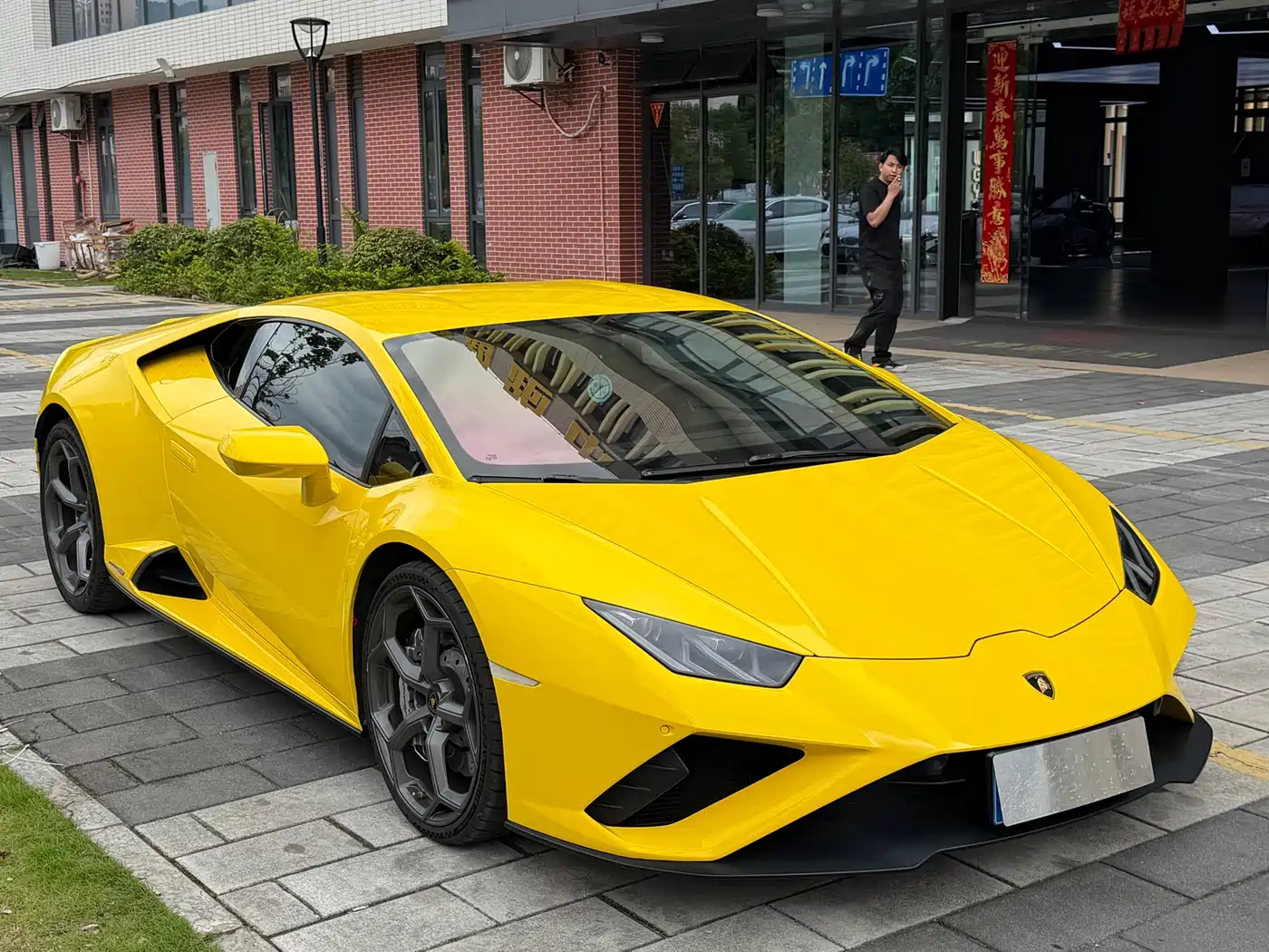Lamborghini Huracán 2020 Huracán EVO RWD фото 2