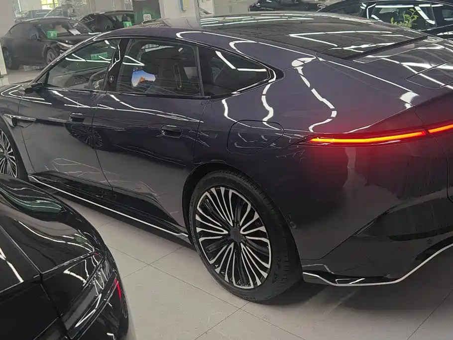 2026 Avatr 12