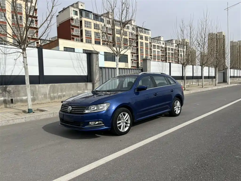 Volkswagen Lavida Tour 2015 230TSI DSG Comfort Edition фото 2