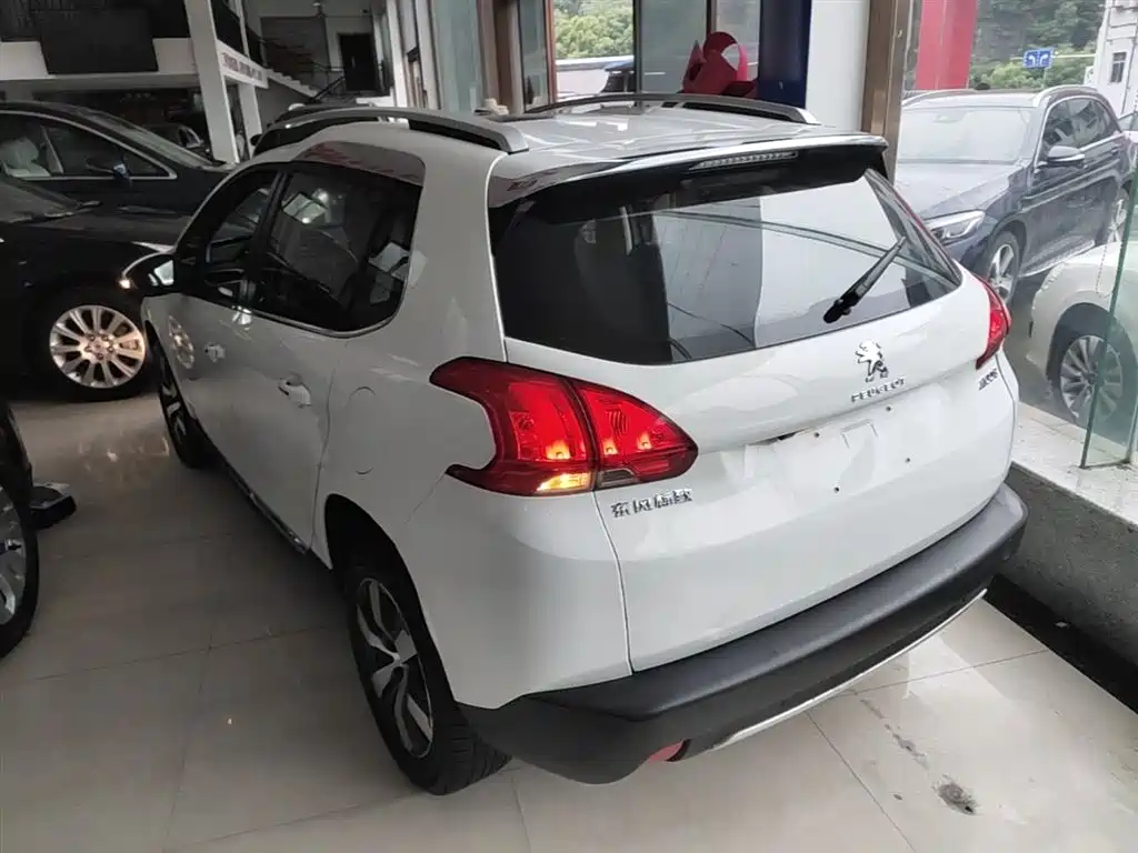 Peugeot 2008 2014 1.6L Automatic Navigation Edition фото 5