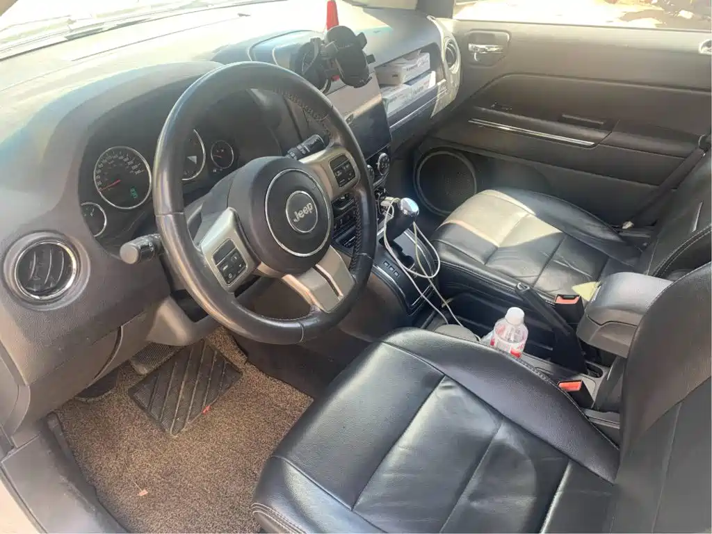 Фото 3 - Jeep Compass (Import)