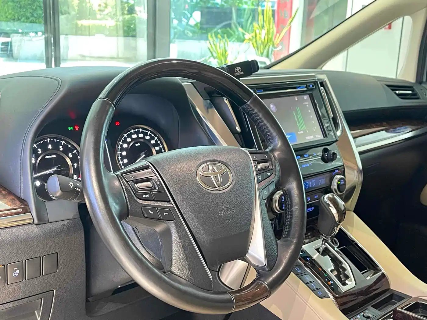 Toyota Alphard 2018 Facelift 3.5L Luxury Edition фото 10