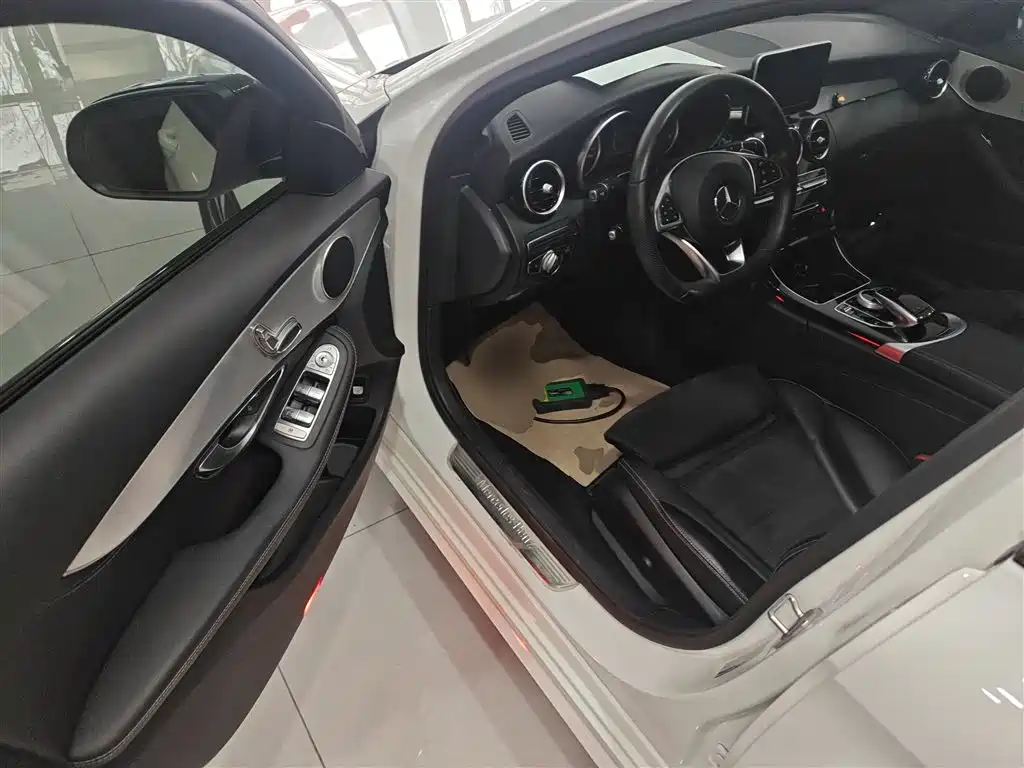 Mercedes-Benz C-Class 2017 C 200 Sport фото 16