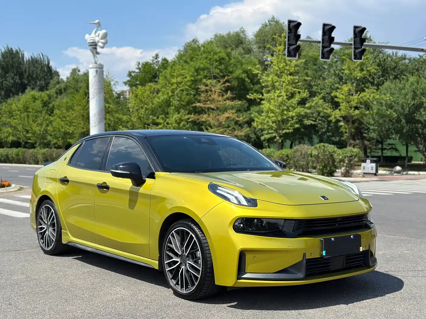 Lynk & Co 03 2021 03+ 2.0TD Auto Wind Rider Edition фото 3