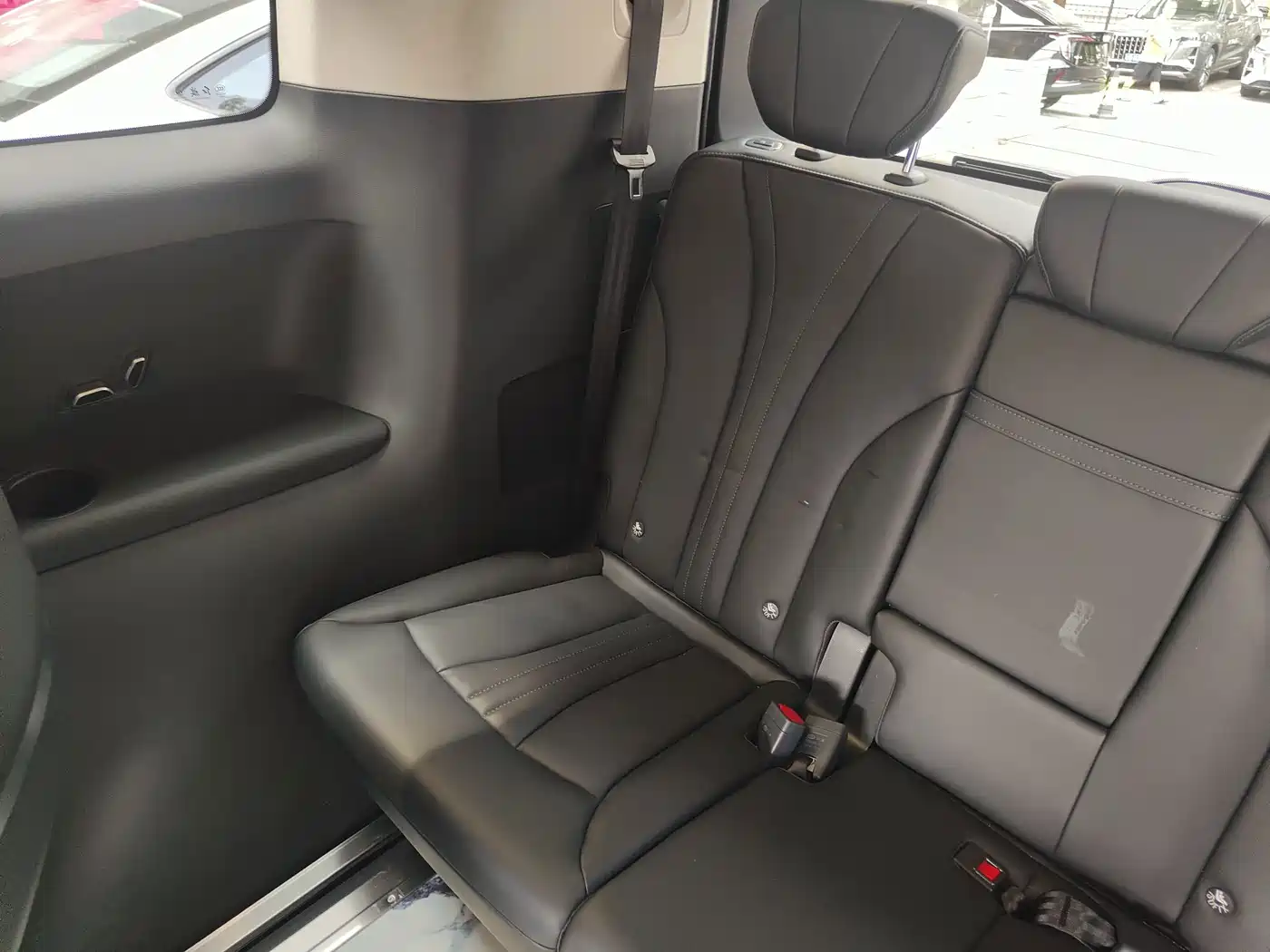 Hongqi HQ9 PHEV 2025 2024 Model 2.0T AWD Business Edition