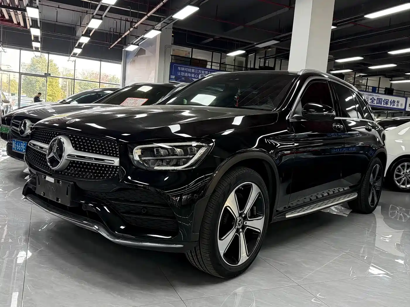 Mercedes-Benz GLC 2023 GLC 300 L 4MATIC Sport 5-Seater