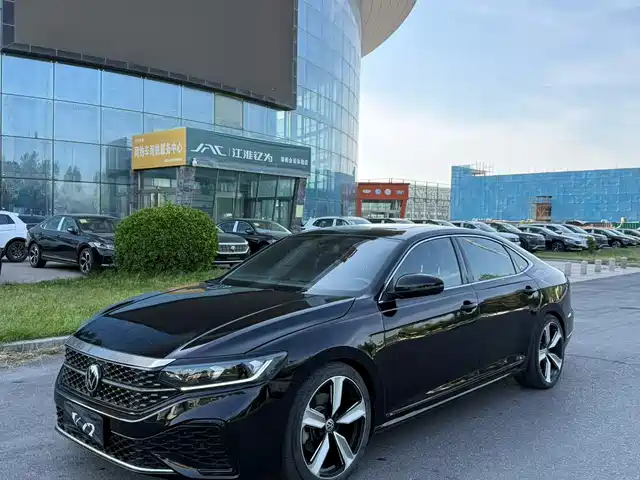 Volkswagen Passat 2024 380TSI Starlight Dragon Soaring Edition
