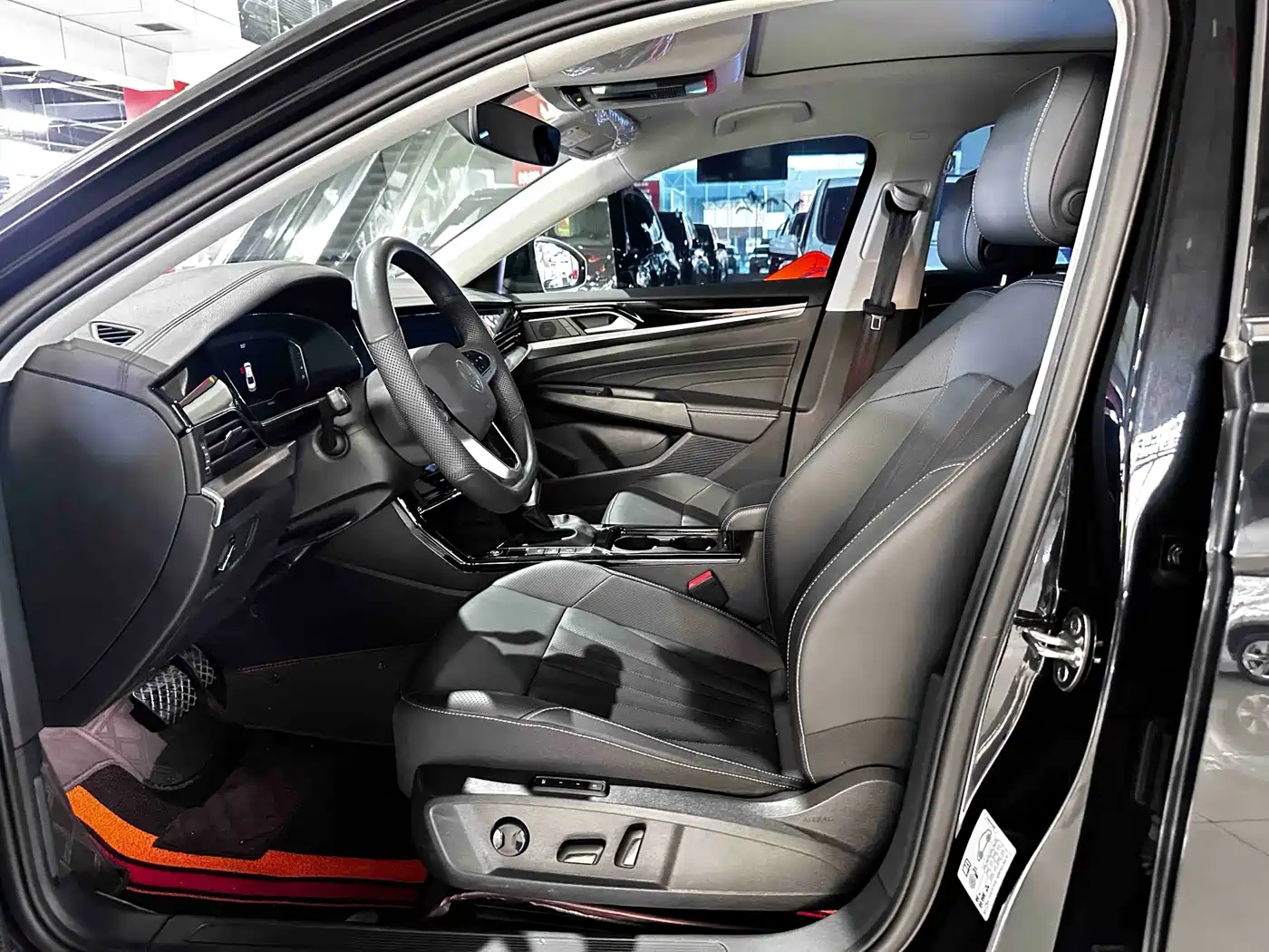 Volkswagen Passat 2025 Outstanding 330TSI Starlight Elite Edition фото 4