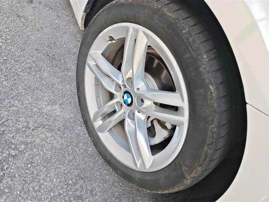 BMW 1 Series 2019 118i M Sport Package фото 6