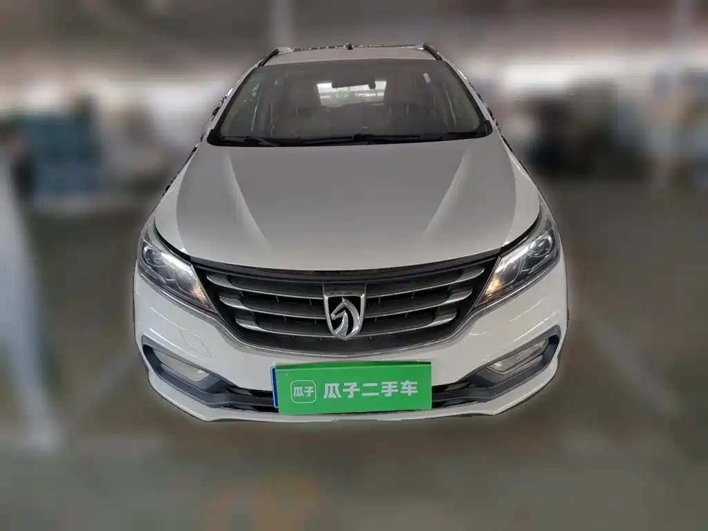 Baojun 310W 2019 2017 1.5L Manual Fashion Edition (China V)