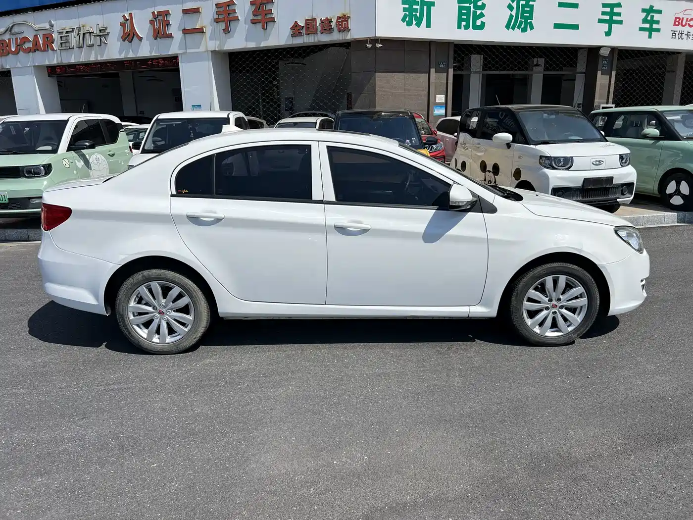Roewe 350 2015 2015 Model 1.5L Automatic Luxury Sunroof Edition