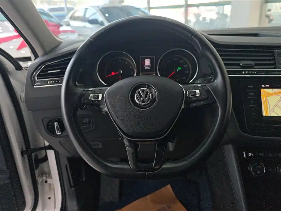 Volkswagen Tiguan L 2019 Facelift 330TSI Auto 2WD Smart Luxury China VI фото 15
