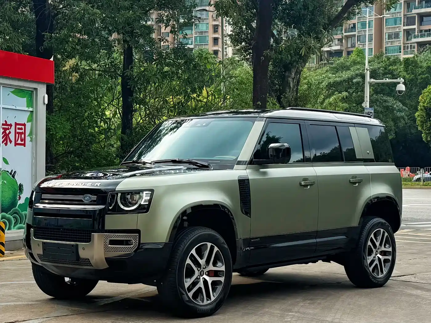 Land Rover Defender 2022 110 P400 X
