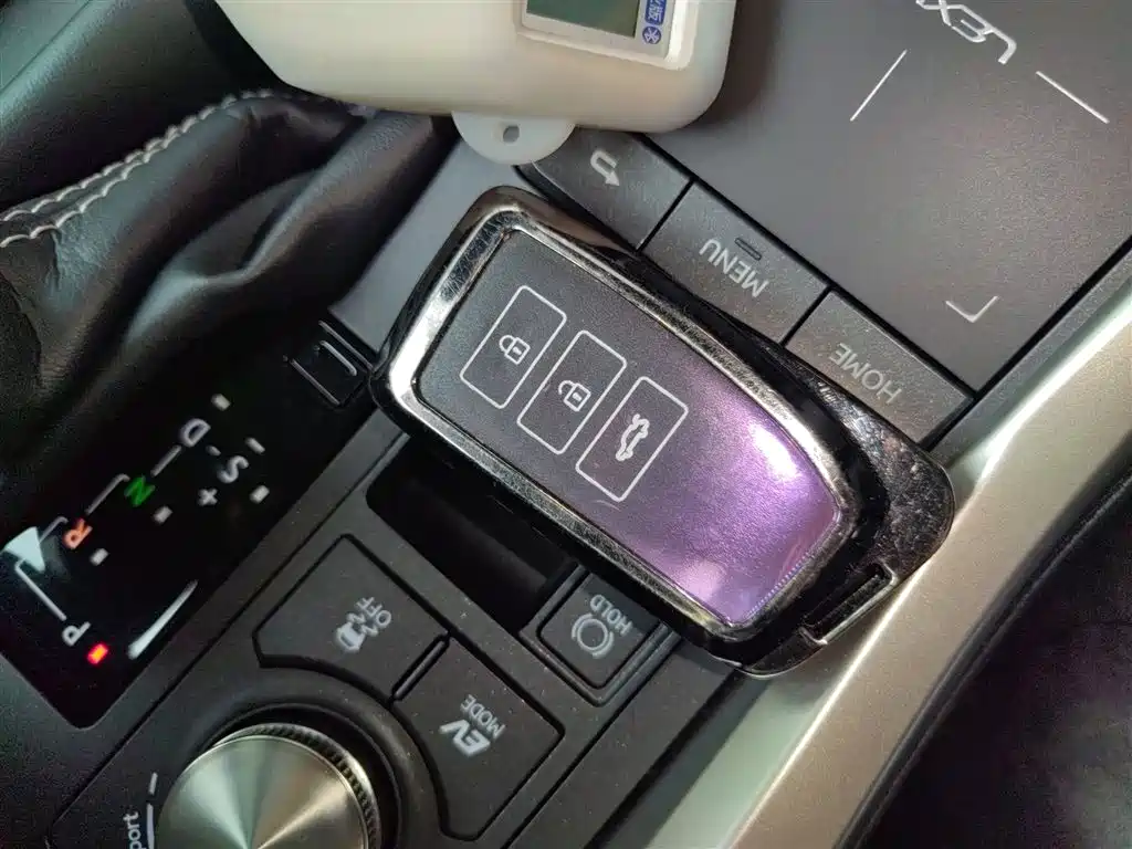 Lexus NX 2020 300h FWD F Sport China VI фото 12