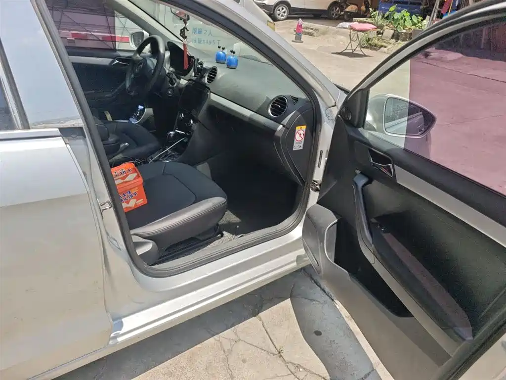Volkswagen Jetta 2013 1.6L Automatic Comfort фото 22