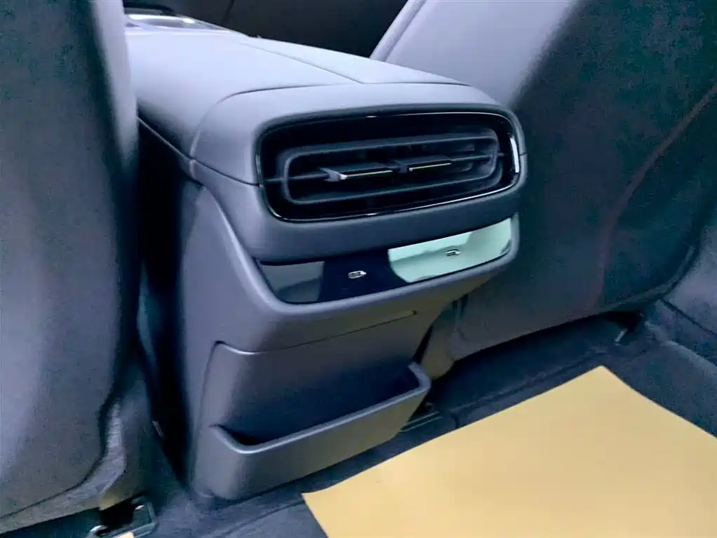 Xiaomi Auto Xiaomi SU7 2024 RWD Ultra Long Range Advanced Smart Driving Pro Edition фото 27