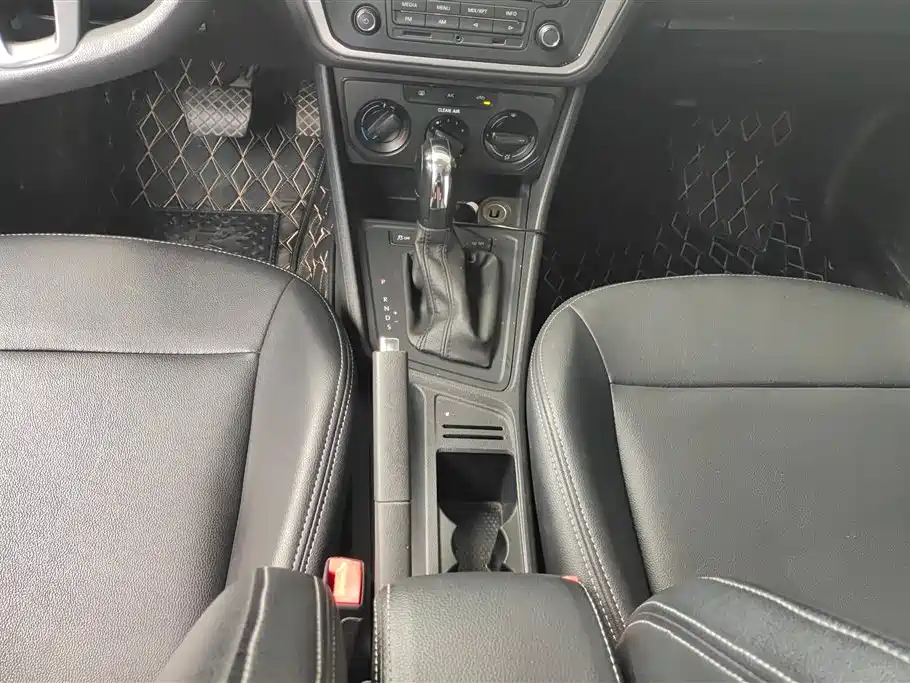 Volkswagen Lavida 2017 1.6L Automatic Trend Edition фото 16