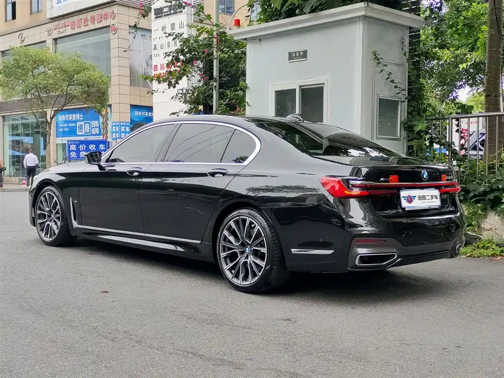 BMW 7 Series 2021 Model 740Li xDrive Executive M Sport Package фото 4