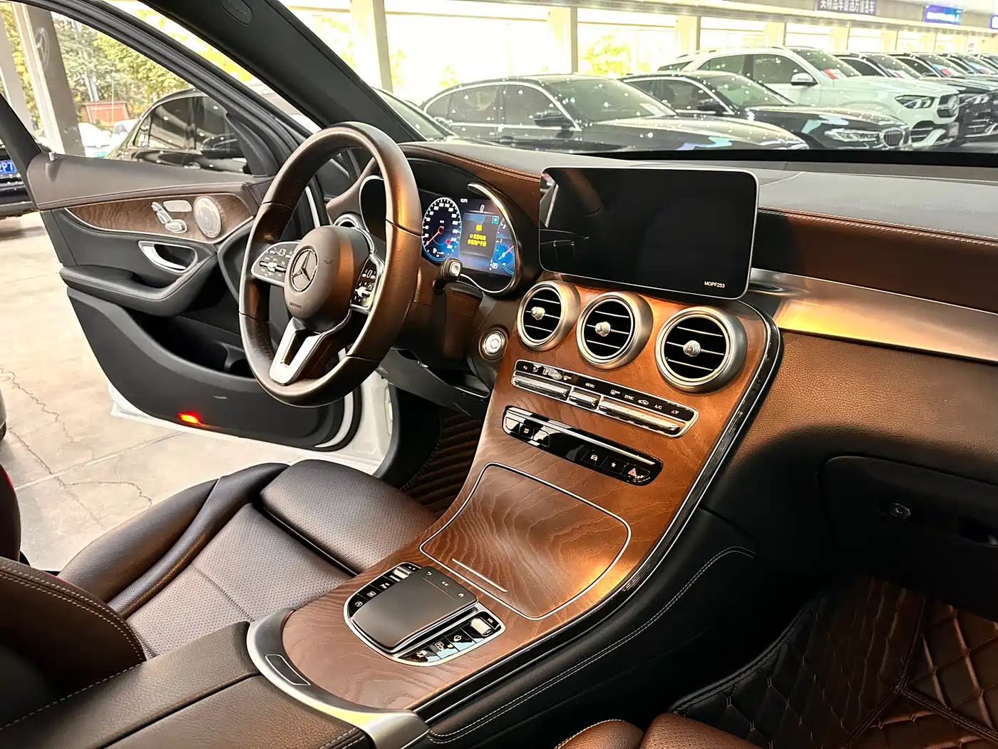 Mercedes-Benz GLC 2020 GLC 260 L 4MATIC Luxury фото 6