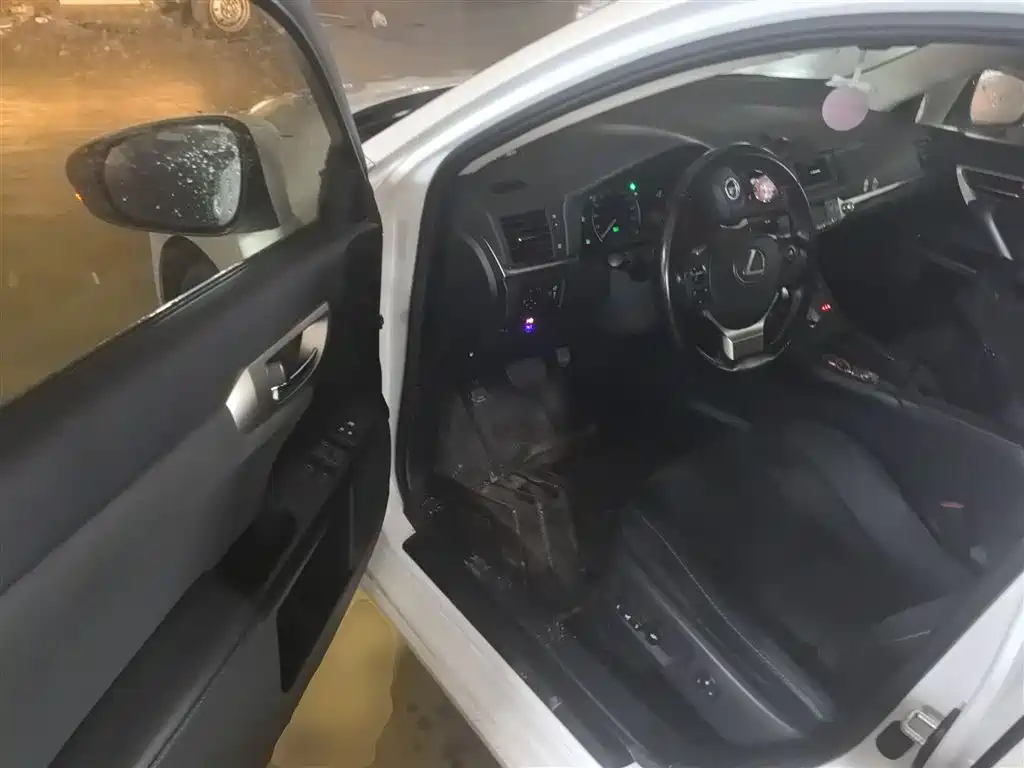 Lexus CT 2017 CT200h Elite Edition Monochrome China V фото 12