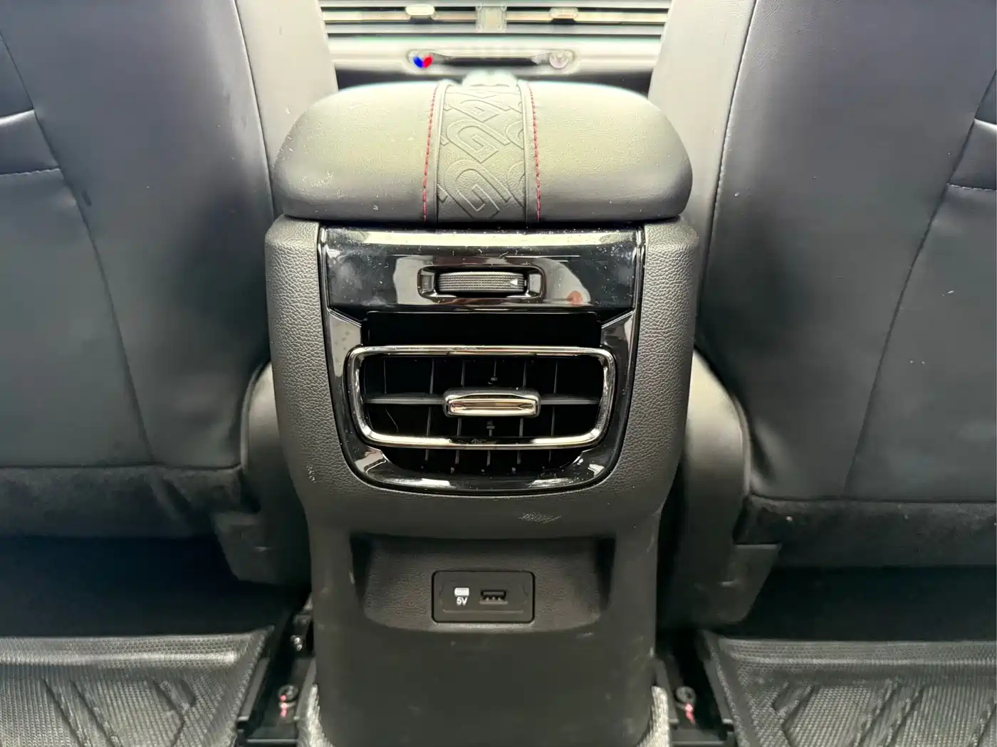 GAC Trumpchi Trumpchi Emkoo 2023 270T DCT J15 Edition фото 11