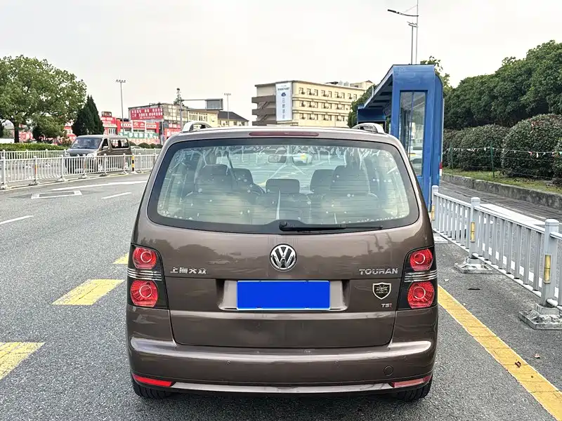 Volkswagen Touran 2011 1.4T DSG Intelligent Elite 5-seater фото 5