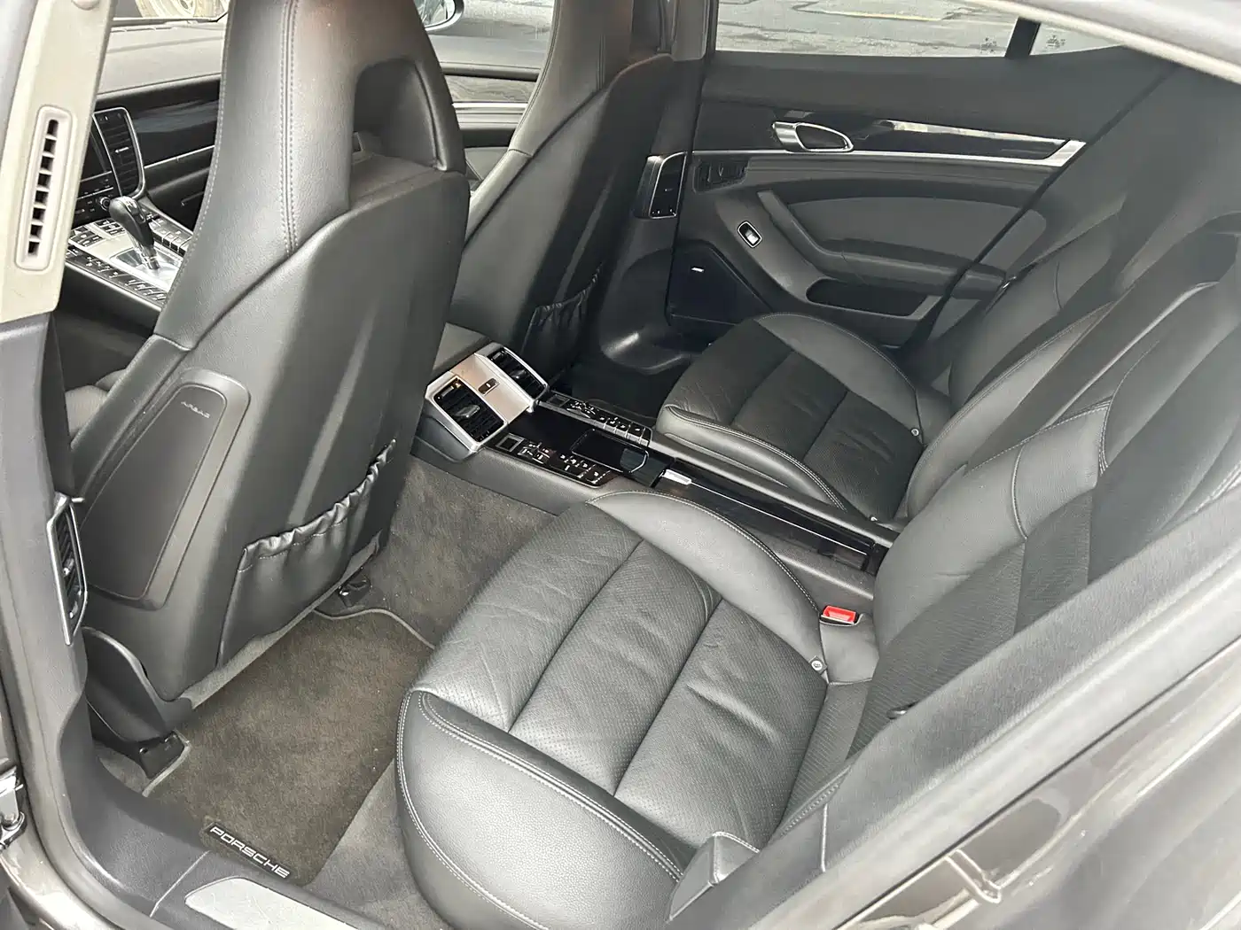 Porsche Panamera 2014 Panamera 4 3.0T фото 22