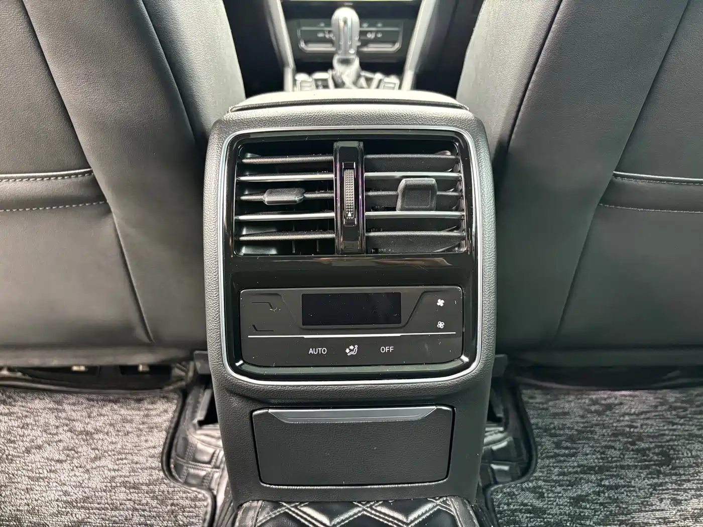 Volkswagen FAW-Volkswagen CC 2024 330TSI Dazzling Edition фото 15
