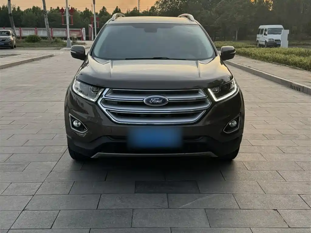 Photo 6 - Ford Edge