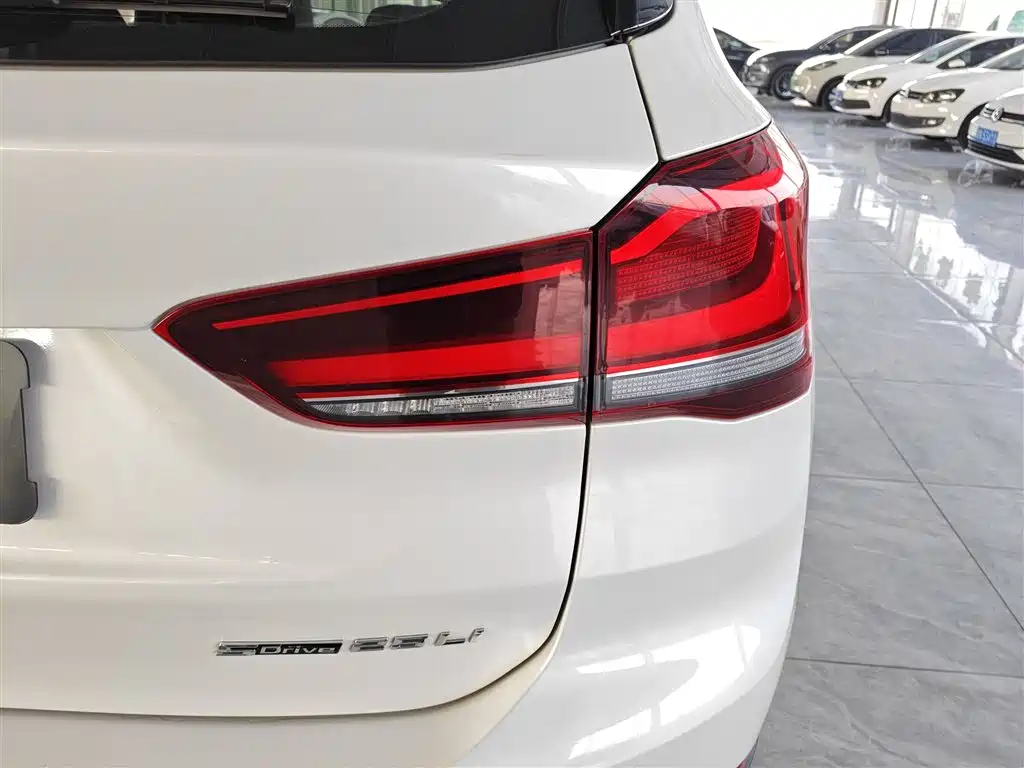 BMW X1 2022 sDrive25Li Leading фото 19