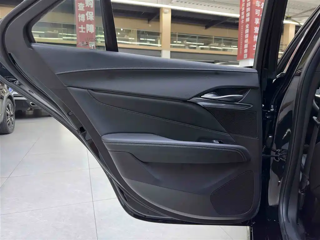 CADILLAC CT4