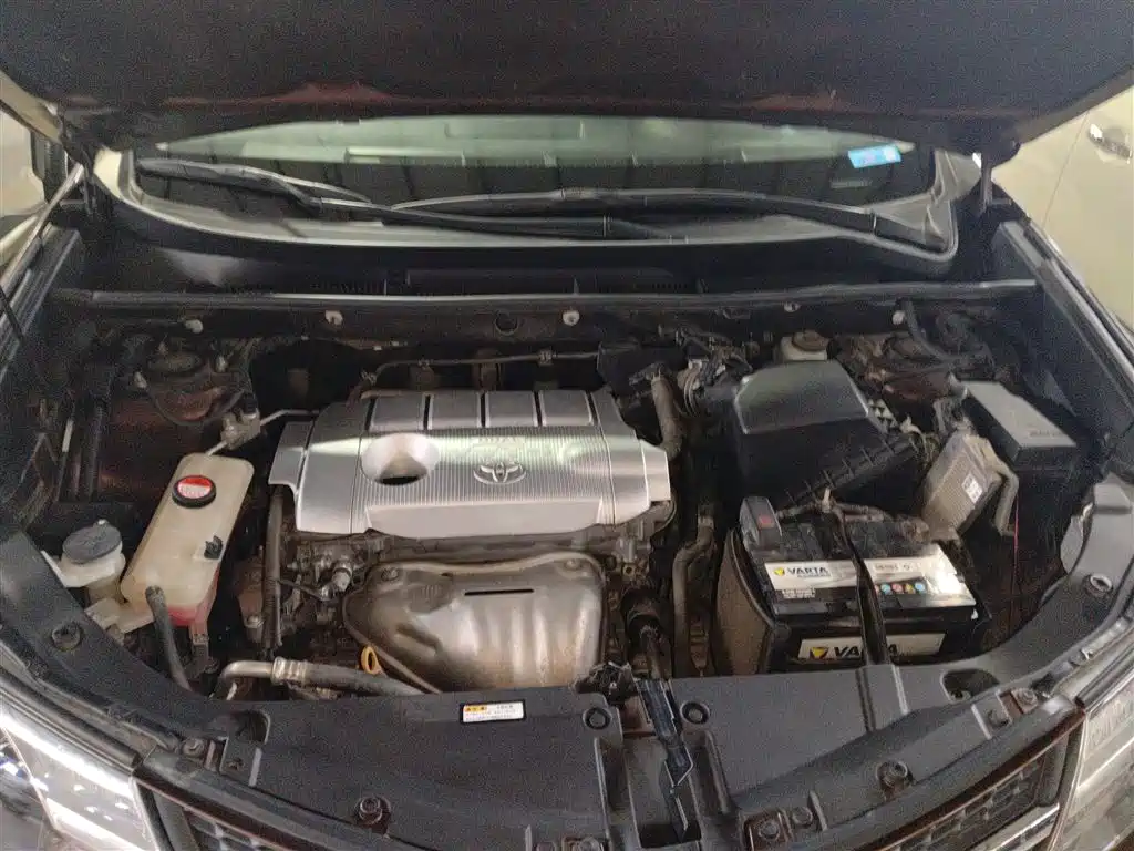 Toyota RAV4 Rongfang 2015 2.5L Automatic 4WD Elite Edition фото 16