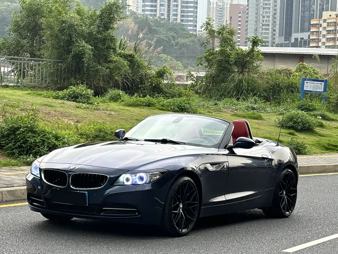 BMW Z4 2013 sDrive20i Leading фото 21