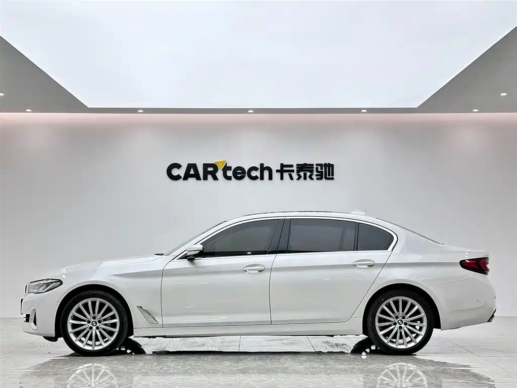 BMW 5 Series 2023 530Li Premium Luxury Package фото 2