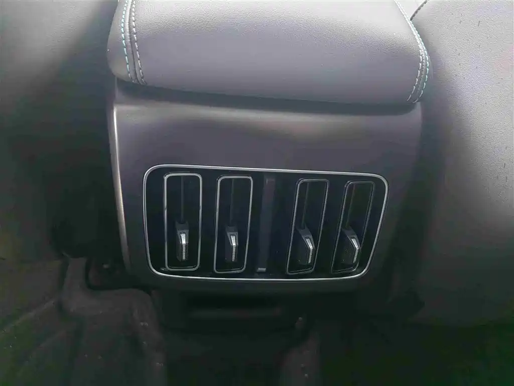 BYD Song L DM-i 2025 Smart Drive 160km Premium фото 10