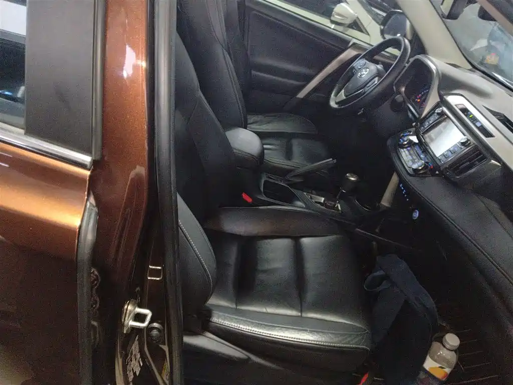 Toyota RAV4 Rongfang 2015 2.5L Automatic 4WD Elite Edition фото 20
