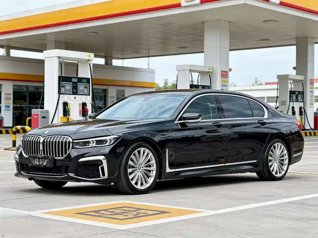 BMW 7 SERIES