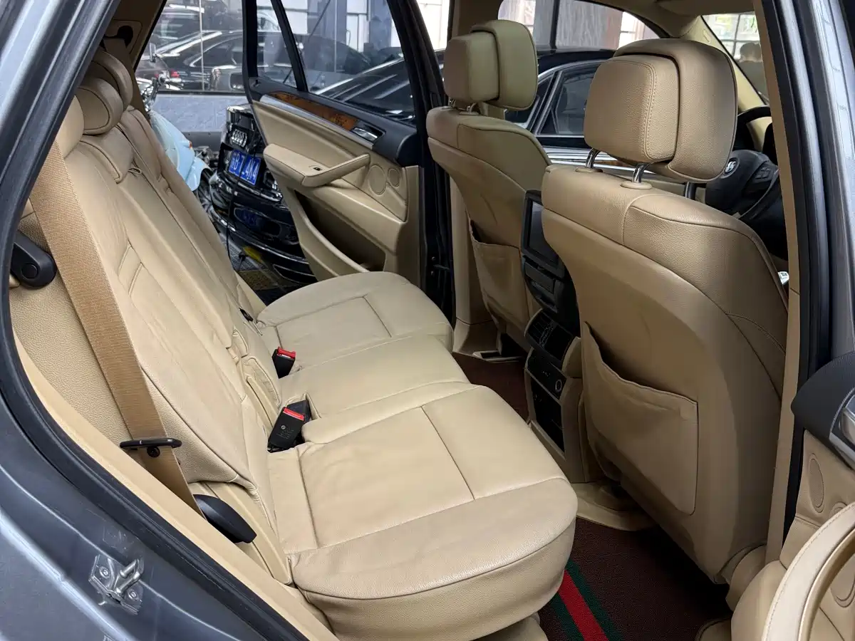 BMW X5 (Import) 2011 xDrive35i Luxury Edition фото 10