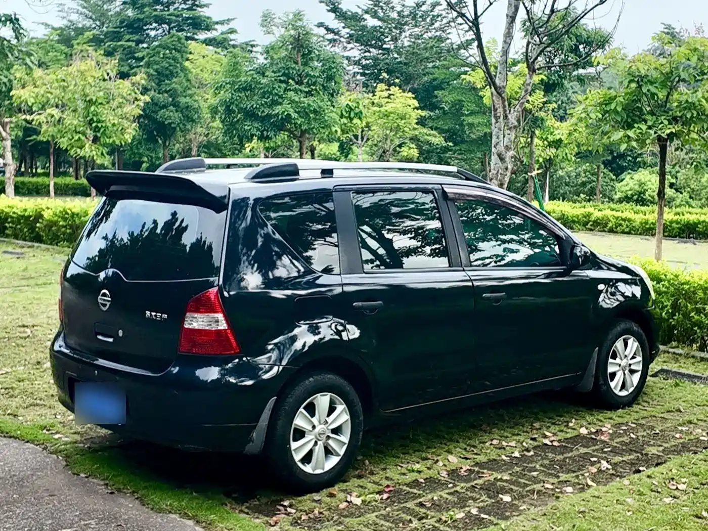 Nissan Livina 2011 2010 Model Joy Edition 1.6L Manual All-round Type